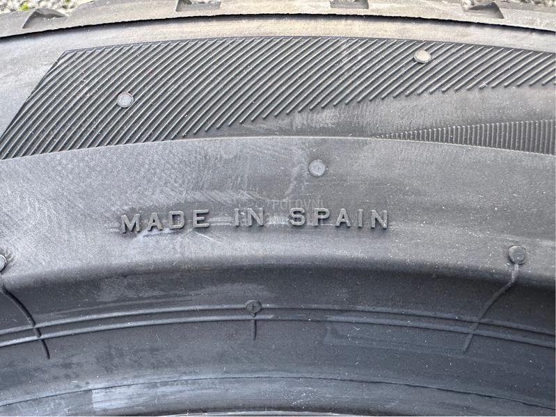 Bridgestone 245/45 R19 Zimska