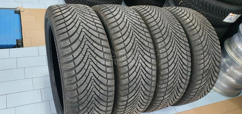 Kumho 225/45 R19 Sve sezone