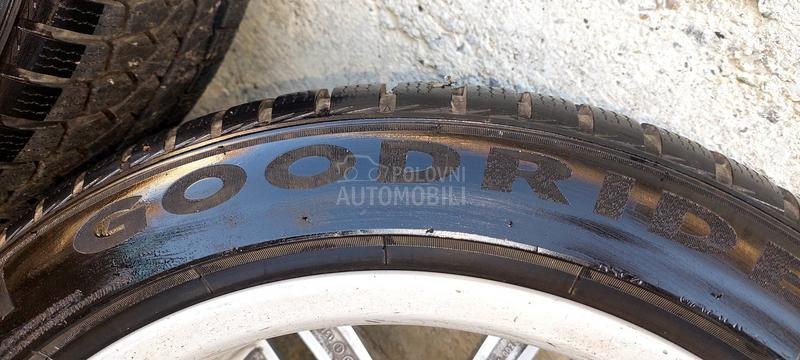 Goodride 215/50 R18 Zimska