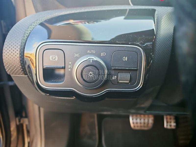 Mercedes Benz CLA 180 AMG