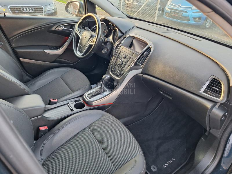 Opel Astra J 