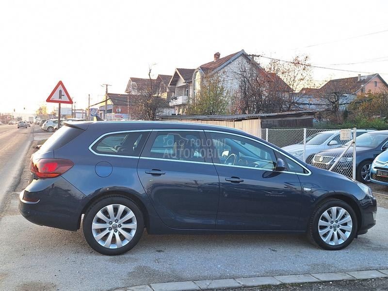 Opel Astra J 