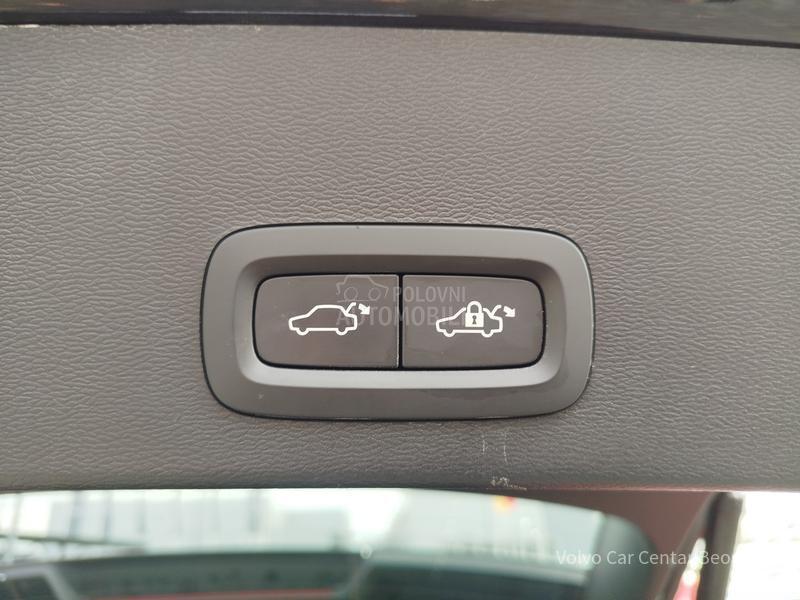 Volvo XC40 B4 AWD ULTIMATE DARK