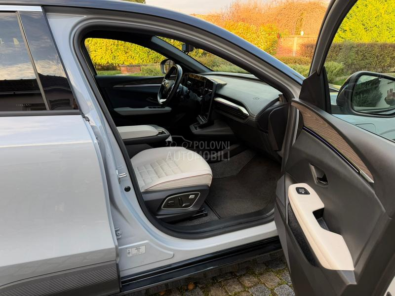 Renault Megane E tech ICONIC