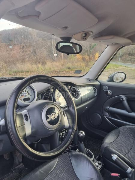 MINI Cooper 1.6