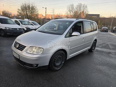 Volkswagen Touran sa tablama