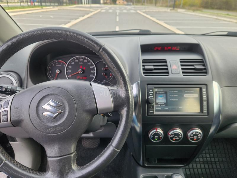 Suzuki SX4 A.u.t.o.m.a.t.i.k