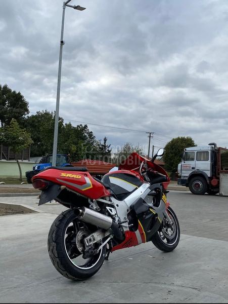 Suzuki gsxr 600 srad