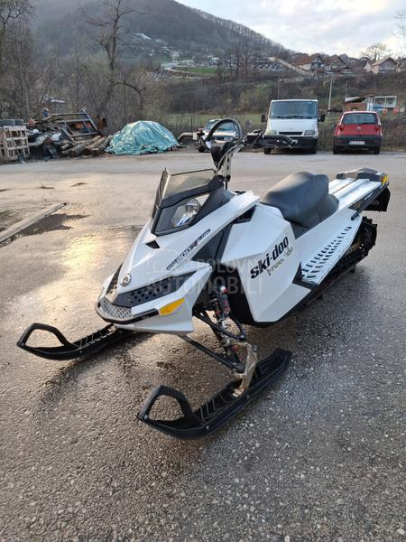 Ski-Doo Summit 800 freeride