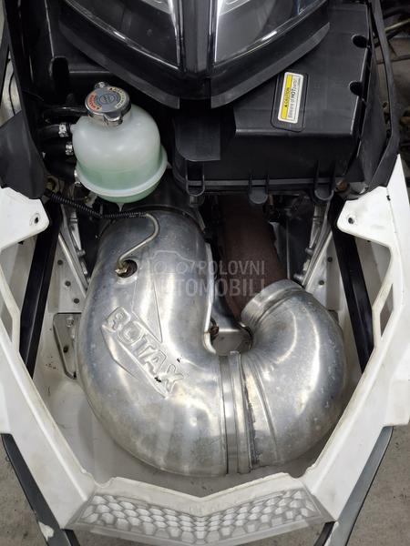 Ski-Doo Summit 800 freeride