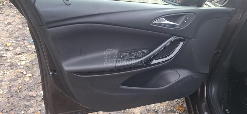 Opel Astra K 1.4 INNOVATION