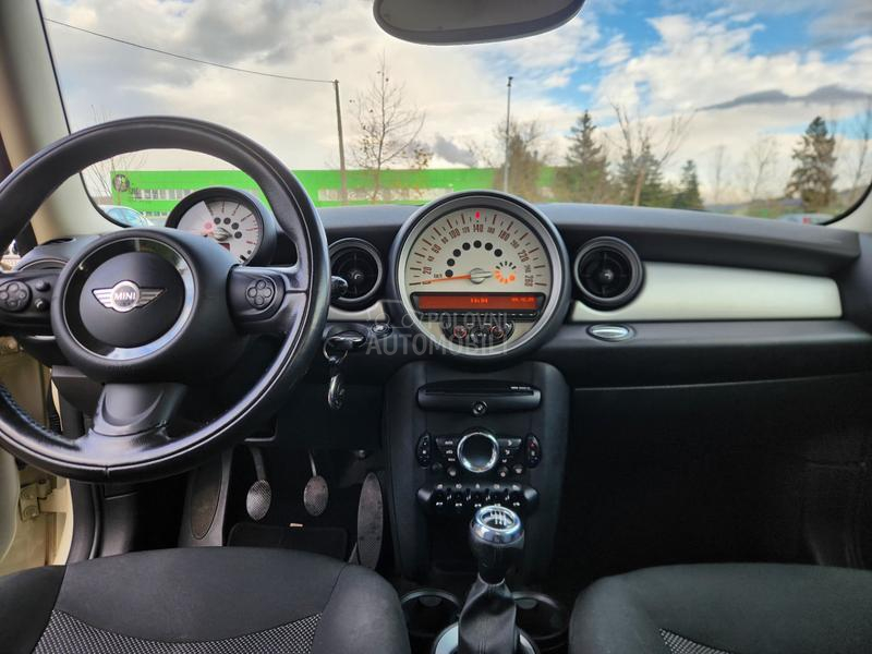 MINI Cooper 