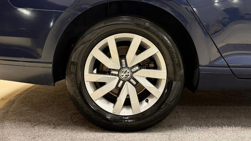 Volkswagen Passat B8 //1.6 TDI//DSG/NOV