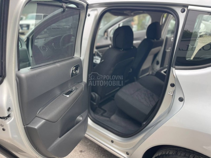 Peugeot 3008 P A N O. A U T