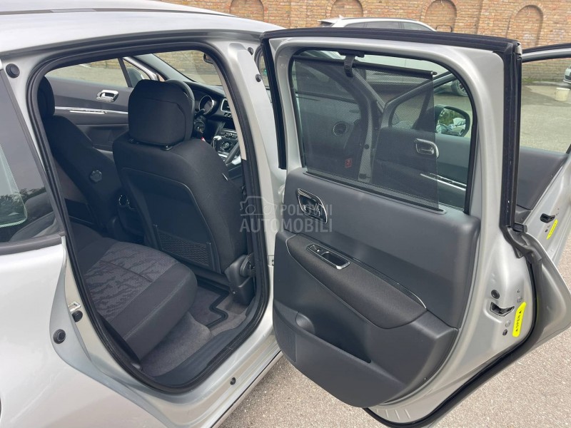 Peugeot 3008 P A N O. A U T