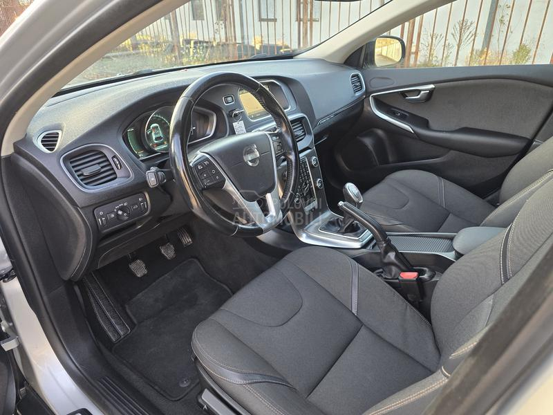 Volvo V40 CROSS COUNTRY 1.6D