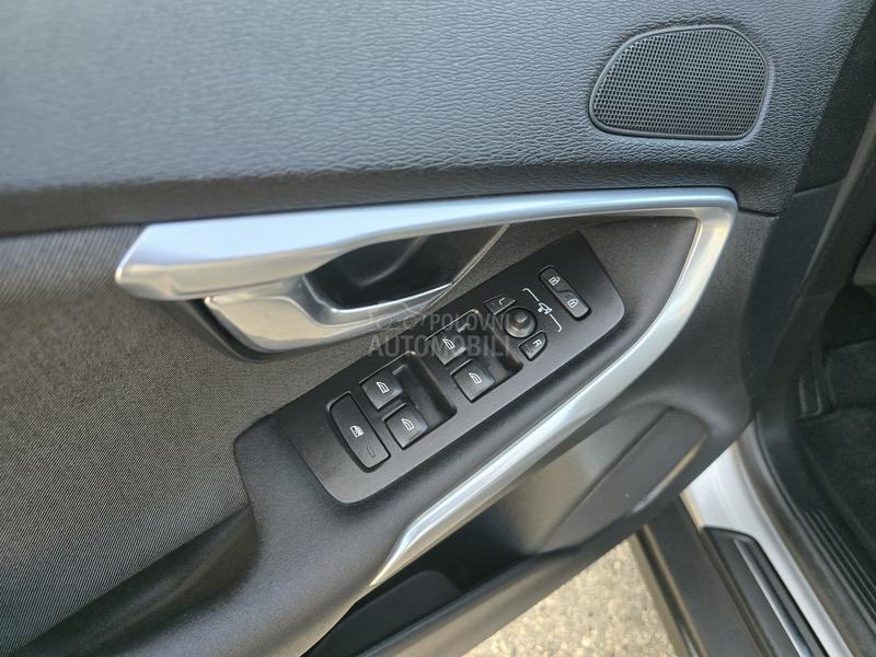 Volvo V40 CROSS COUNTRY 1.6D