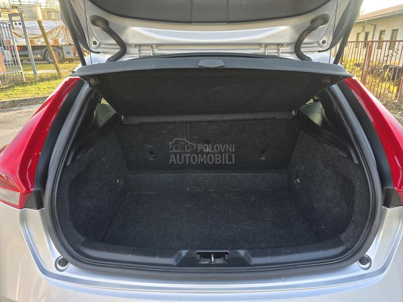 Volvo V40 CROSS COUNTRY 1.6D