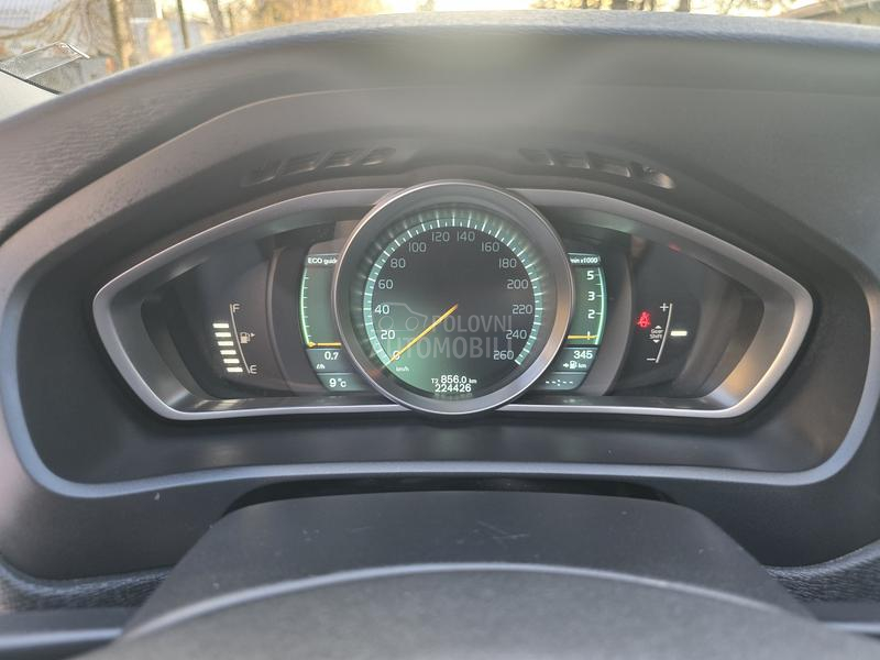 Volvo V40 CROSS COUNTRY 1.6D