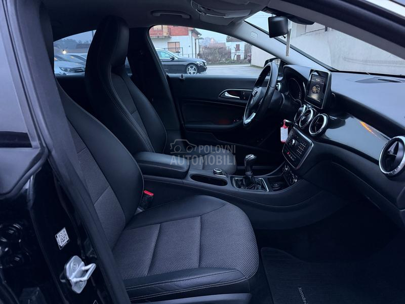 Mercedes Benz CLA 180 