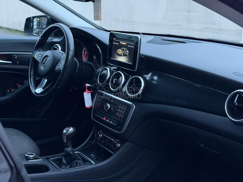 Mercedes Benz CLA 180 