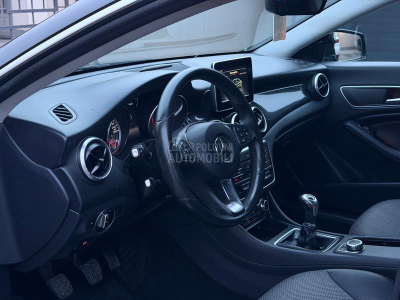 Mercedes Benz CLA 180 