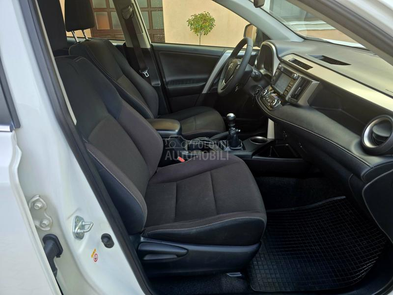 Toyota RAV 4 D4D STYLE WHITE