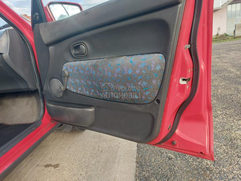 Mazda 121 13 I MONOPOINT