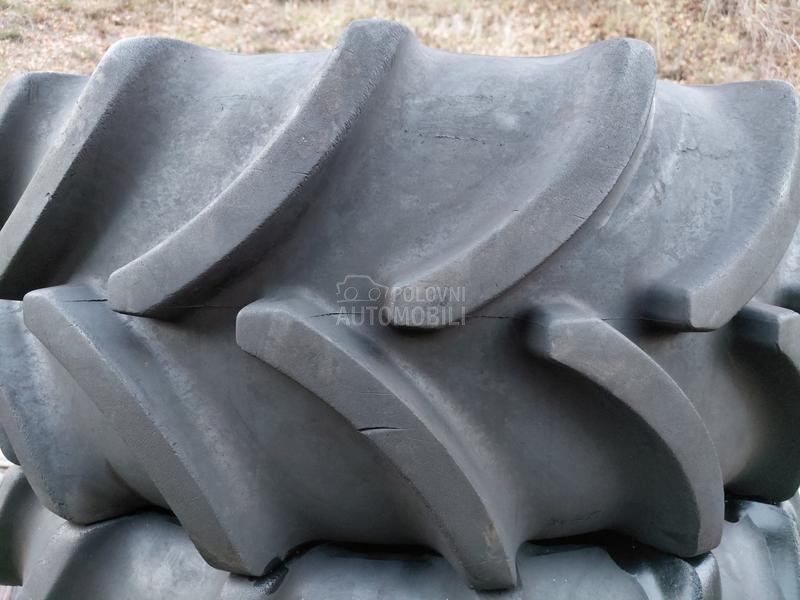 Vredestein 320/65 R16