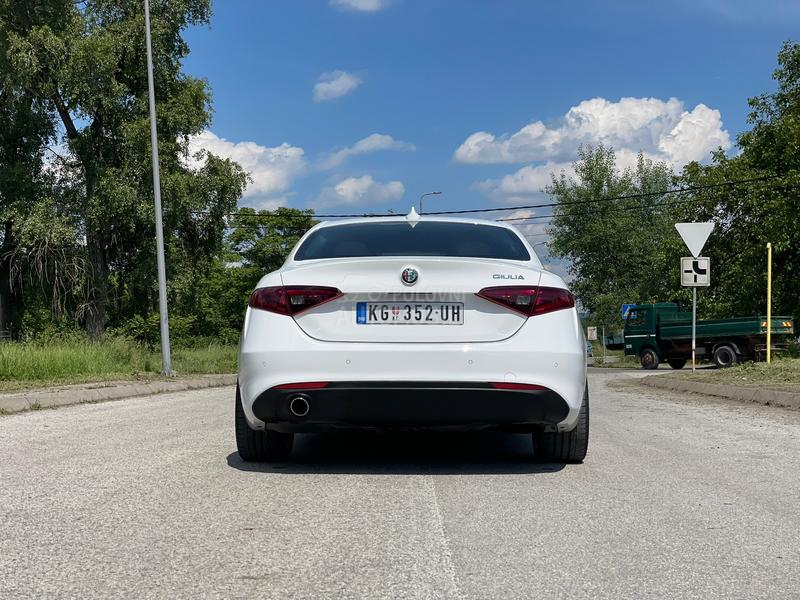 Alfa Romeo Giulia 