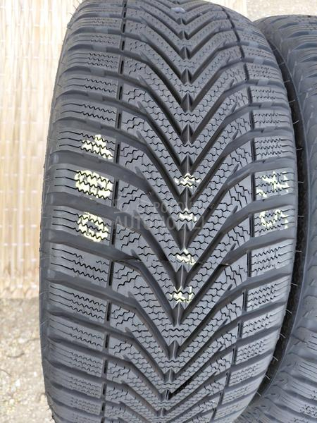 Vredestein 195/45 R16 Zimska