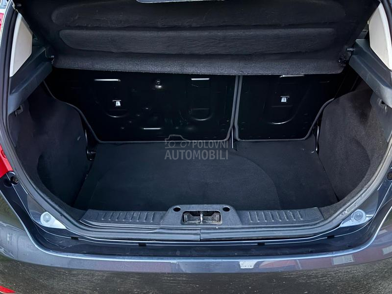 Ford Fiesta 1.4 TITANIUM