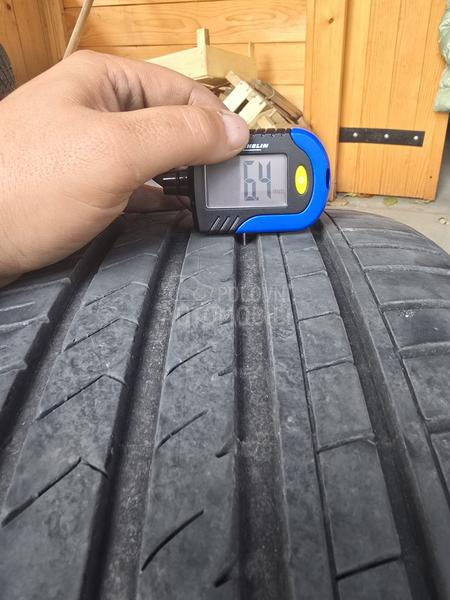 Ostalo 235/35 R19 Letnja