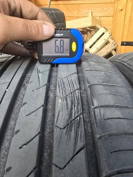 Ostalo 235/35 R19 Letnja