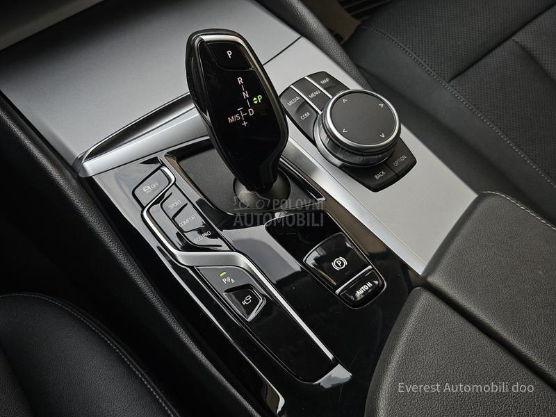 BMW 520 XDrive/Perla/Luxury