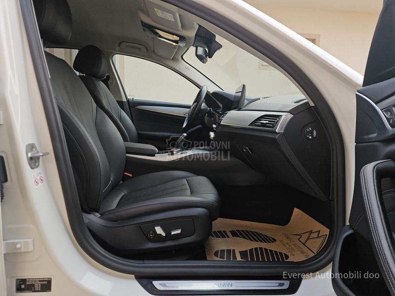 BMW 520 XDrive/Perla/Luxury