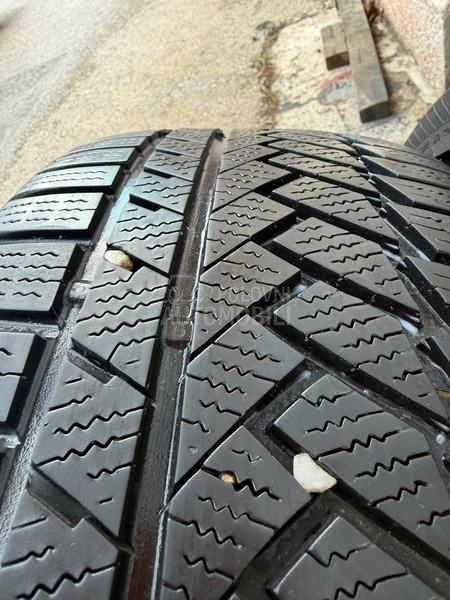 Continental 225/45 R18 Zimska