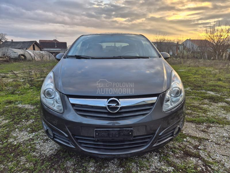 Opel Corsa D 1.4i CH
