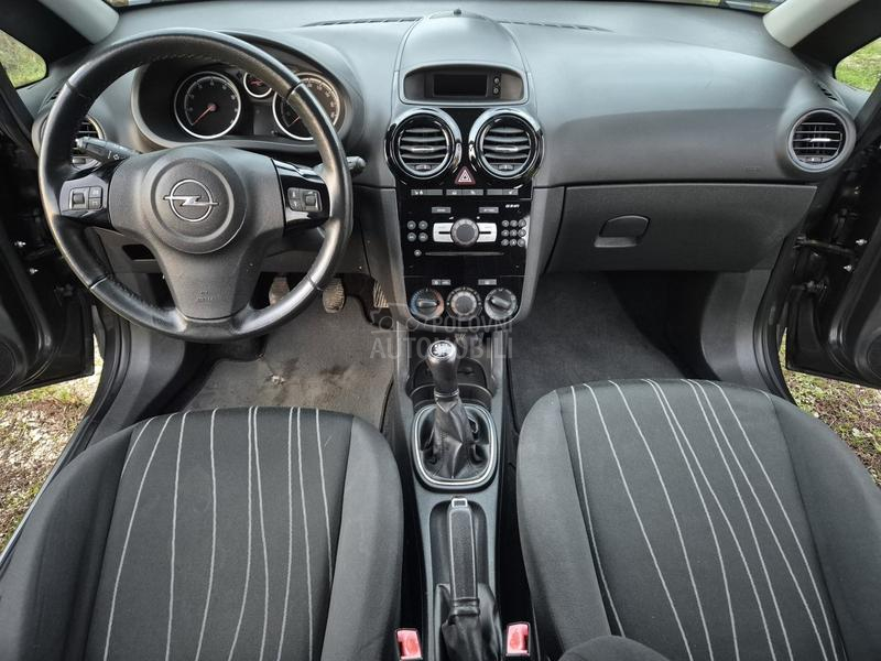 Opel Corsa D 1.4i CH