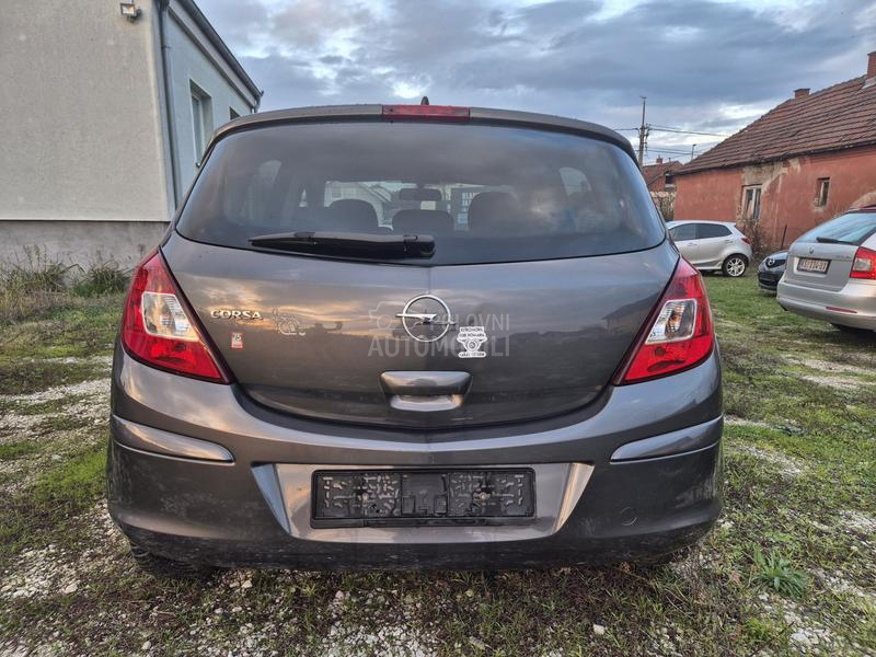 Opel Corsa D 1.4i CH