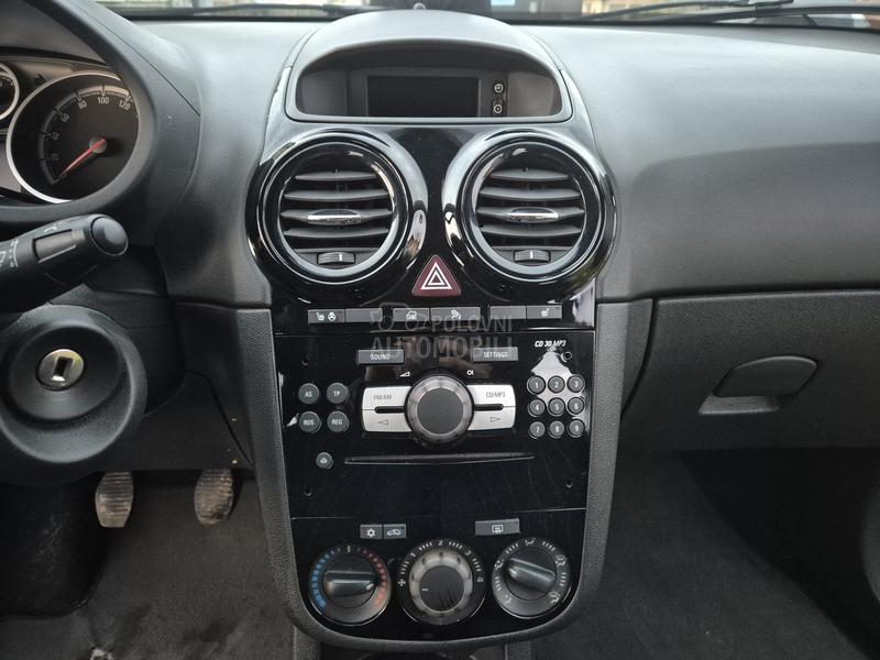 Opel Corsa D 1.4i CH