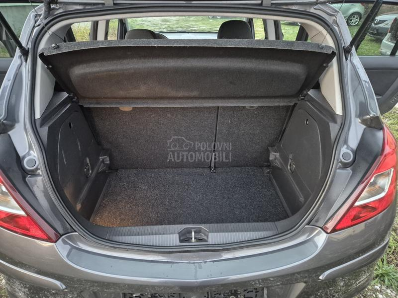 Opel Corsa D 1.4i CH