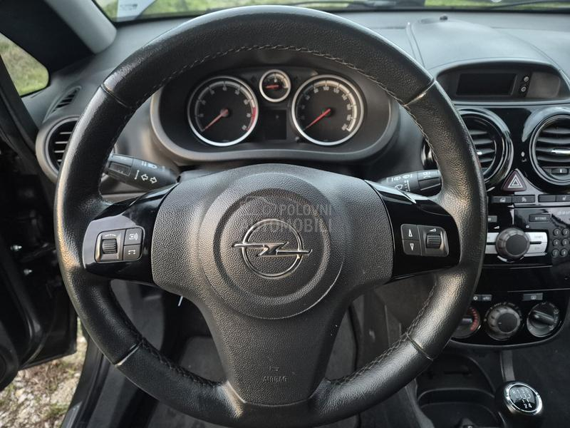 Opel Corsa D 1.4i CH