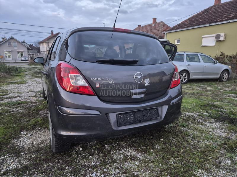 Opel Corsa D 1.4i CH