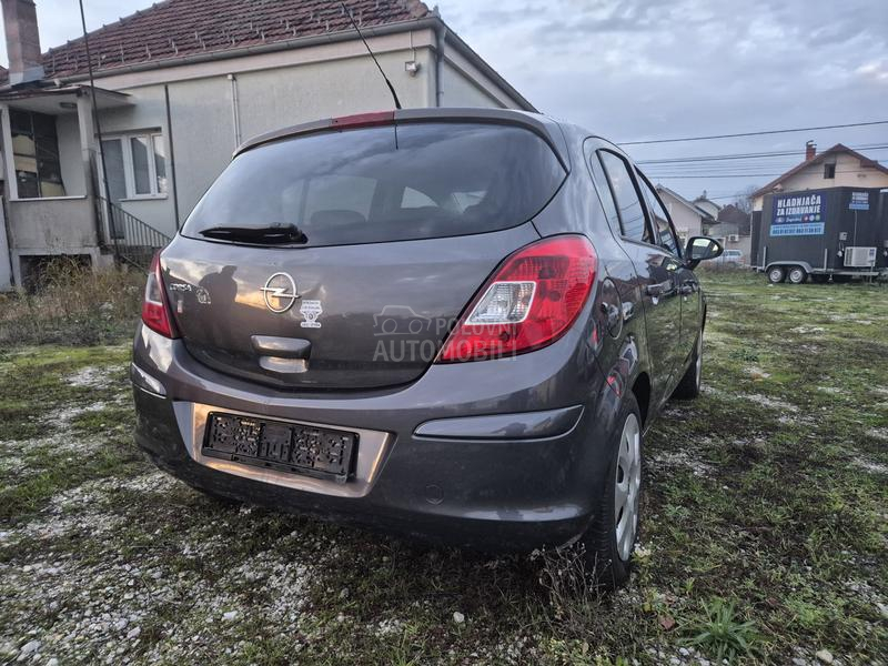 Opel Corsa D 1.4i CH