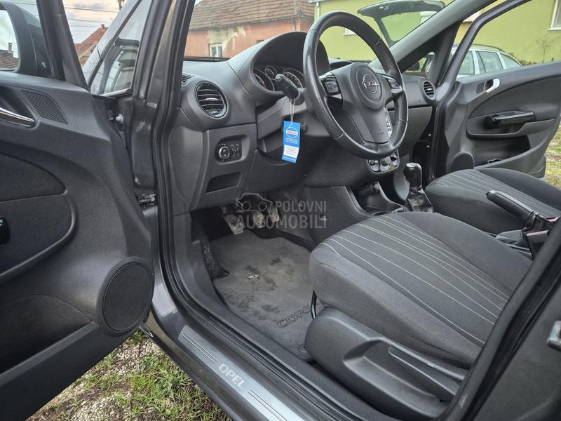 Opel Corsa D 1.4i CH