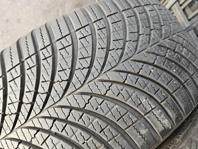 Goodyear 235/55 R17 Sve sezone