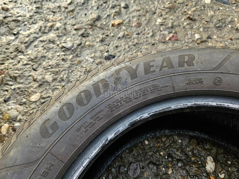 Goodyear 235/55 R17 Sve sezone