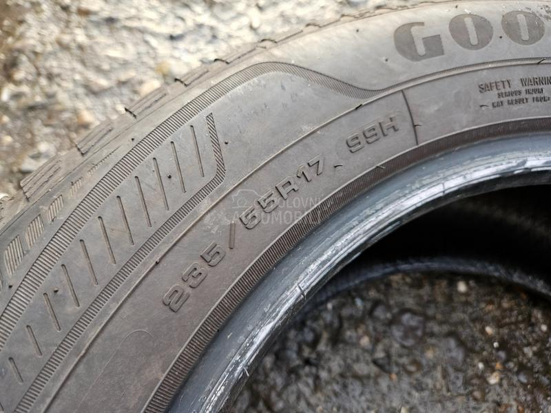 Goodyear 235/55 R17 Sve sezone