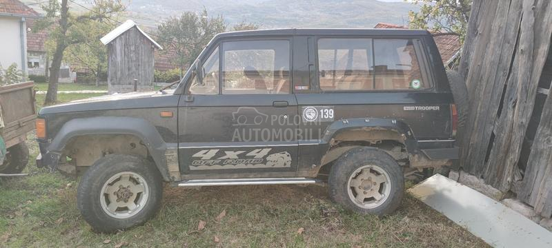 Isuzu Trooper 